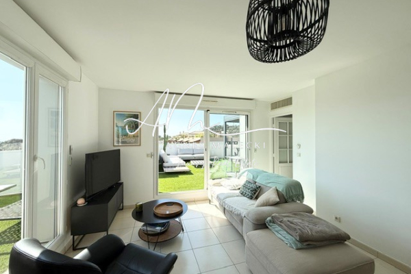 Luxury Apartment for sale in Cavalaire-sur-Mer, 750 000 €, Photo 7