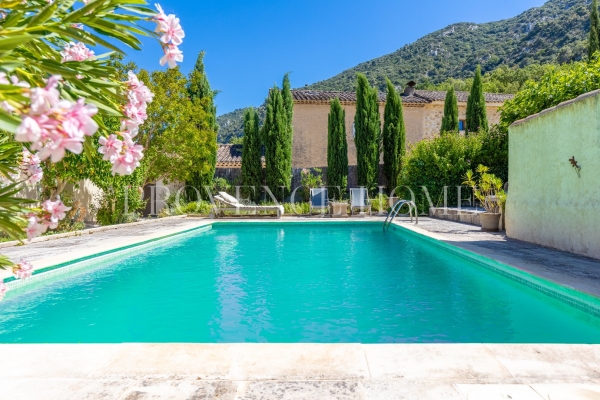 Luxury House for sale in Maubec, 600 000 €, Photo 2
