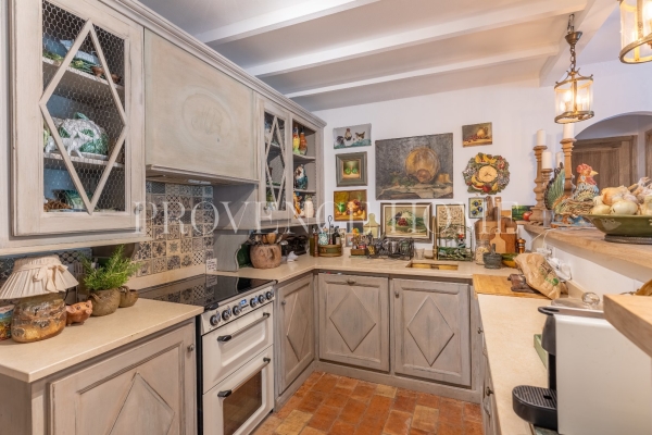 Luxury House for sale in Maubec, 600 000 €, Photo 3