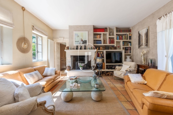 Luxury House for sale in Apt, 1 275 000 €, Photo 3