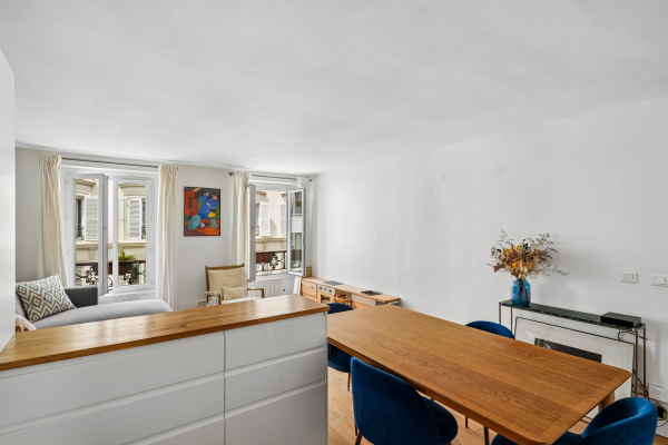 Luxury Apartment for sale in Paris 10ème, 579 000 €, Photo 1