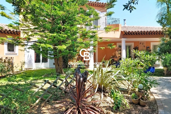 Maison de luxe à vendre à Saint-Aygulf, 1 195 000 €, Photo 1