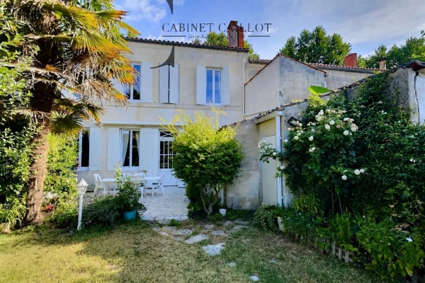 Maison de luxe à vendre à Saintes, 535 500 €, Photo 1