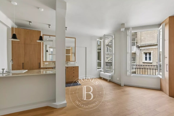 Luxury Apartment for sale in Paris 6ème, 825 000 €, Photo 1