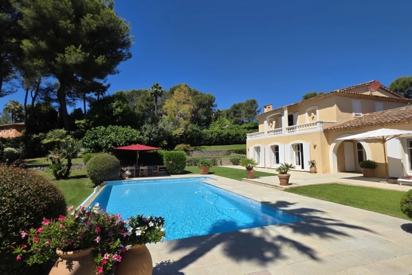 Maison de luxe à vendre à Mougins, 3 690 000 €, Photo 1