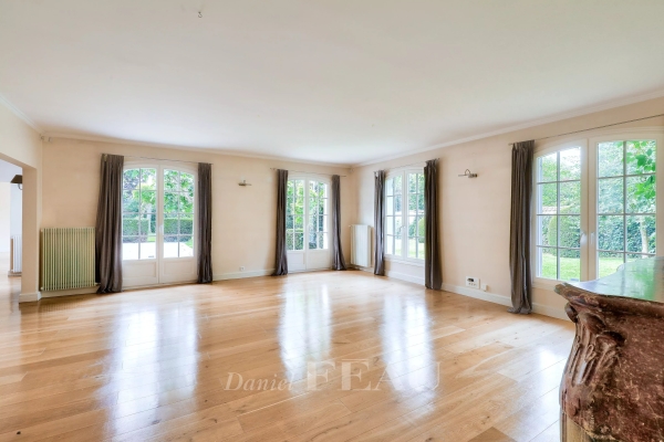 Maison de luxe à louer à Marnes-la-Coquette, 7 100 €, Photo 2
