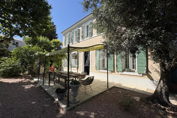 Maison de luxe à vendre à Marseille 14ème, 685 000 €, Photo 3