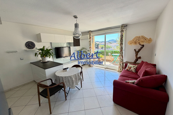 Appartement de luxe à vendre à Sanary-sur-Mer, 347 000 €, Photo 1