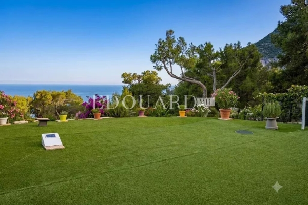Luxury Apartment for sale in Roquebrune-Cap-Martin, 750 000 €, Photo 1