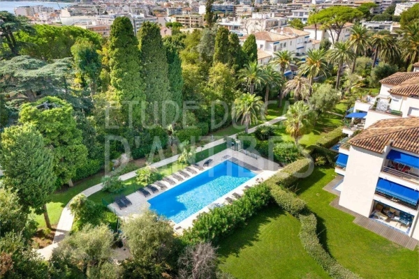 Appartement de luxe à vendre à Antibes, 1 150 000 €, Photo 1