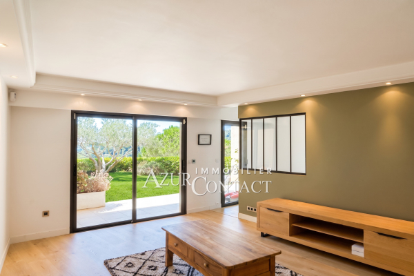 Luxury Apartment for sale in Mougins, 745 000 €, Photo 3