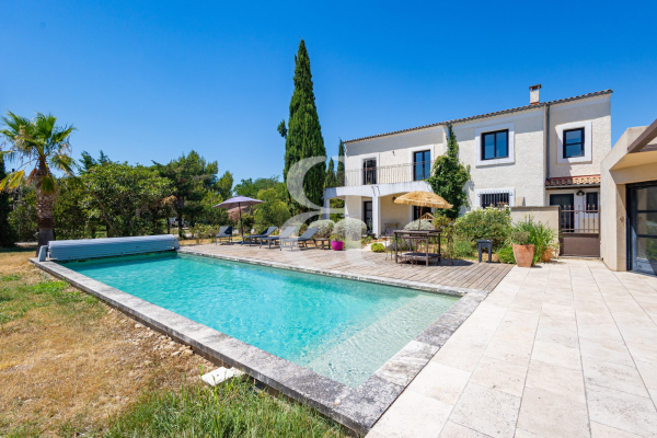 Maison de luxe à vendre à Mollégès, 890 000 €, Photo 1