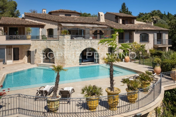 Maison de luxe à louer à Mougins, 9 000 €, Photo 1