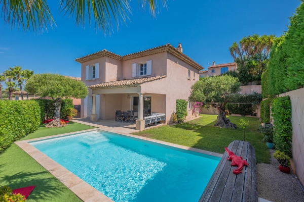 Maison de luxe à vendre à Sainte-Maxime, 998 000 €, Photo 1