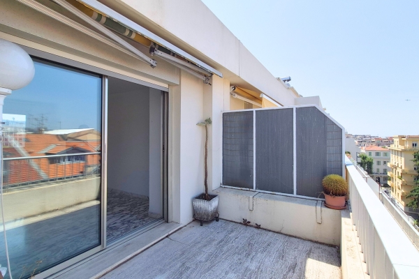 Appartement de luxe à vendre à Nice, 320 000 €, Photo 1
