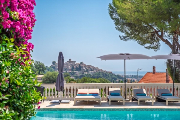 Maison de luxe à vendre à Cagnes-sur-Mer, 1 875 000 €, Photo 1