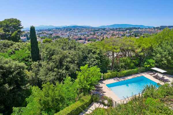 Luxury Apartment for sale in Le Cannet, 650 000 €, Photo 1