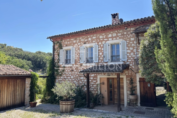 Luxury House for sale in Roquefort-les-Pins, 975 000 €, Photo 1