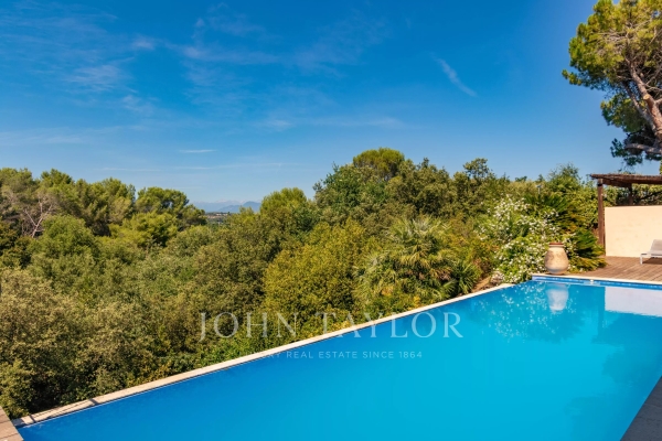 Maison de luxe à vendre à Antibes, 2 150 000 €, Photo 3