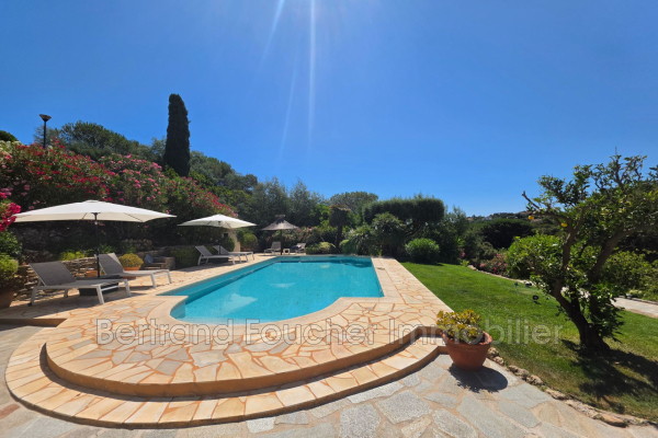 Maison de luxe à vendre à Cavalaire-sur-Mer, 1 840 000 €, Photo 1