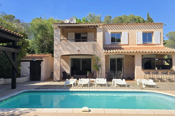 Maison de luxe à vendre à Saint-Raphaël, 699 000 €, Photo 2
