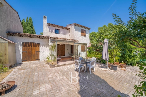 Maison de luxe à vendre à Mandelieu-la-Napoule, 675 000 €, Photo 2