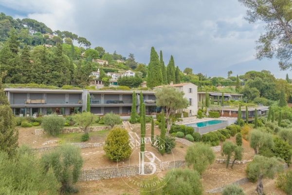 Luxury Apartment for sale in Saint-Paul-de-Vence, 2 160 000 €, Photo 3