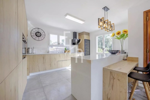 Maison de luxe à vendre à Mougins, 1 095 000 €, Photo 3