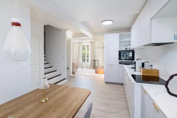 Maison de luxe à vendre à Cannes, 815 000 €, Photo 5