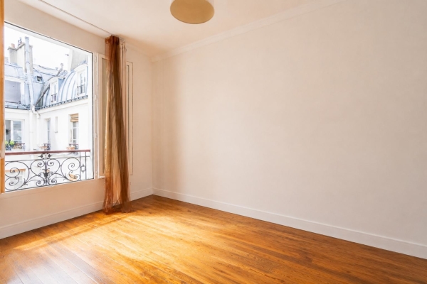 Luxury Apartment for sale in Paris 11ème, 364 000 €, Photo 1