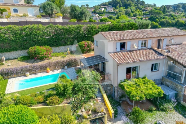 Maison de luxe à vendre à Vallauris, 750 000 €, Photo 1