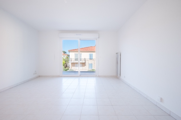 Appartement de luxe à vendre à Antibes, 382 660 €, Photo 1