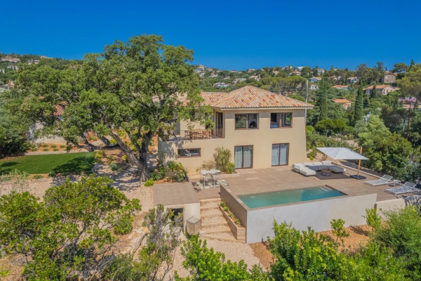 Maison de luxe à vendre à Saint-Aygulf, 1 490 000 €, Photo 1