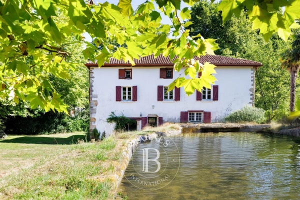 Maison de luxe à vendre à Saint-Pée-sur-Nivelle, 1 085 000 €, Photo 2