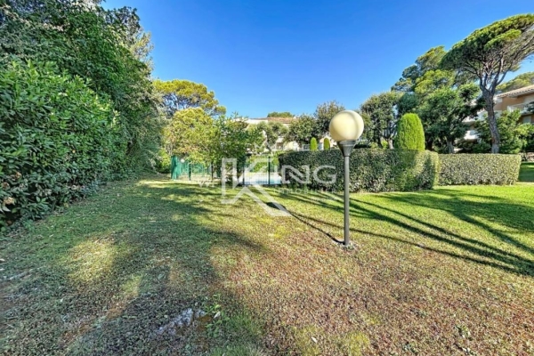 Appartement de luxe à vendre à Saint-Raphaël, 290 000 €, Photo 3