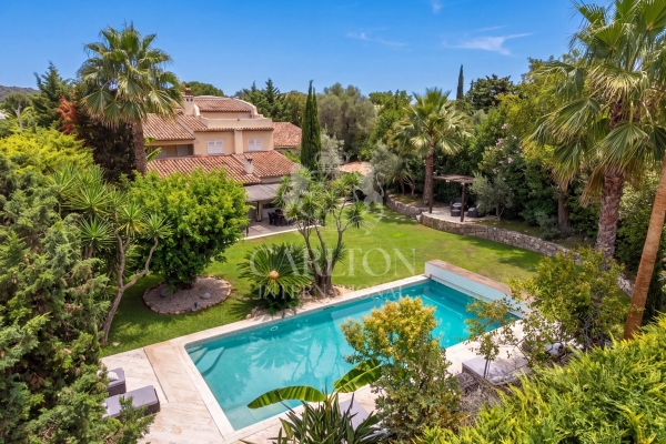 Maison de luxe à vendre à Antibes, 2 070 000 €, Photo 1