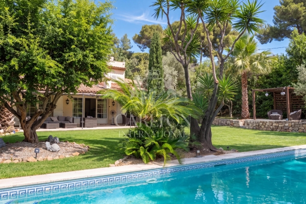 Maison de luxe à vendre à Antibes, 2 070 000 €, Photo 2