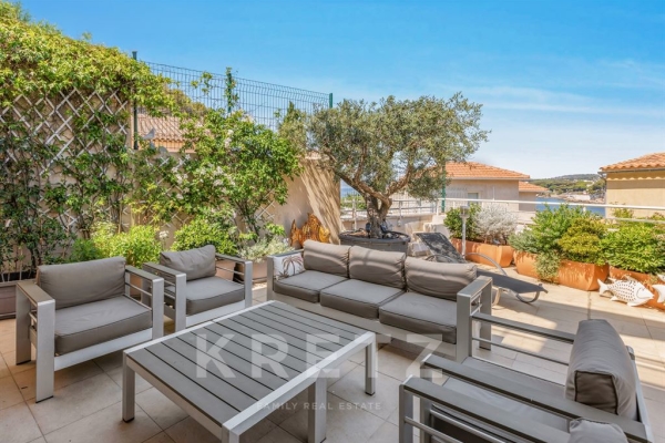 Luxury Apartment for sale in Bandol, 1 660 000 €, Photo 3