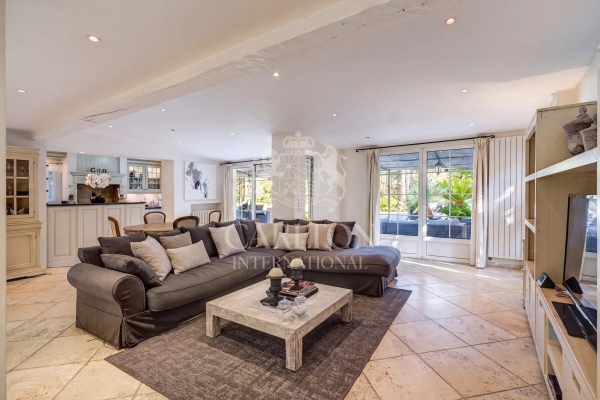 Maison de luxe à vendre à Antibes, 2 070 000 €, Photo 5