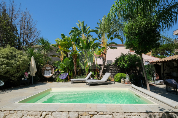 Maison de luxe à vendre à Saint-Laurent-du-Var, 950 000 €, Photo 6