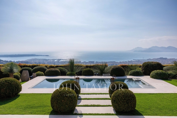 Maison de luxe à louer à Cannes, 0 €, Photo 1