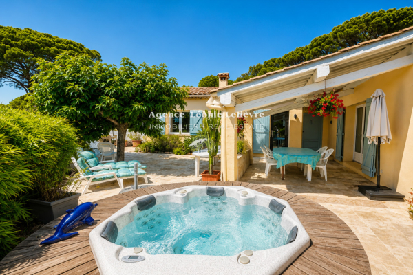 Maison de luxe à vendre à Sainte-Maxime, 645 000 €, Photo 1