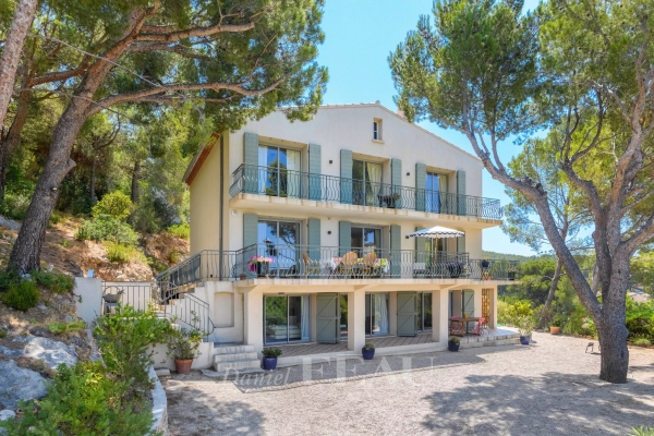 Luxury House for sale in Saint-Cyr-sur-Mer, 2 130 000 €, Photo 3