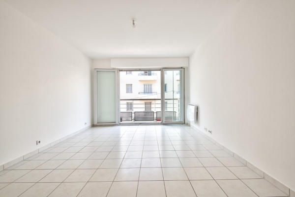 Appartement de luxe à vendre à Antibes, 370 000 €, Photo 1