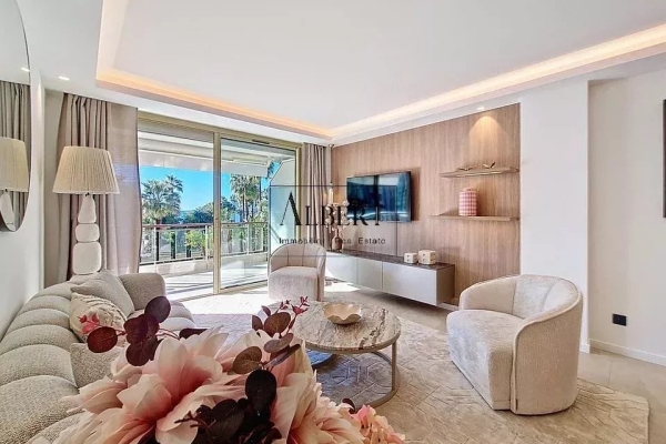 Luxury Apartment for sale in Cannes, 2 490 000 €, Photo 1