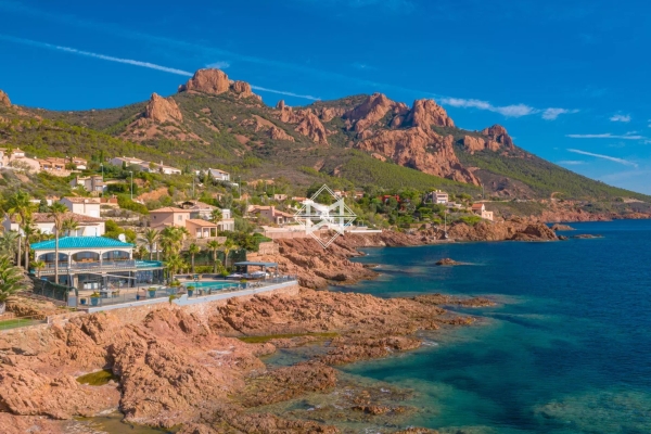 Maison de luxe à vendre à Agay, 4 900 000 €, Photo 1