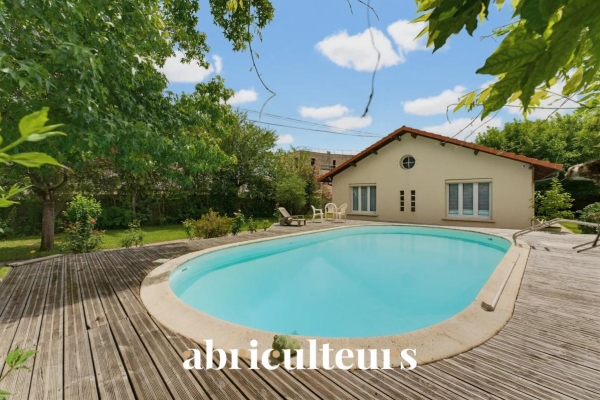 Maison de luxe à vendre à Bordeaux, 735 902 €, Photo 1
