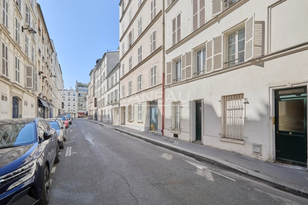 Luxury Apartment for sale in Paris 7ème, 965 000 €, Photo 2
