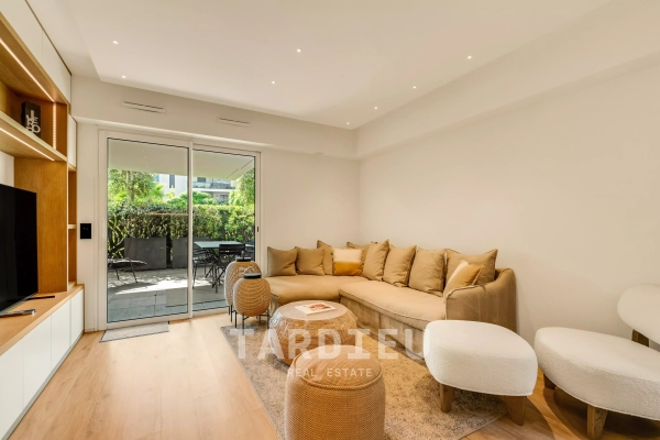 Appartement de luxe à vendre à Saint-Tropez, 1 295 000 €, Photo 2