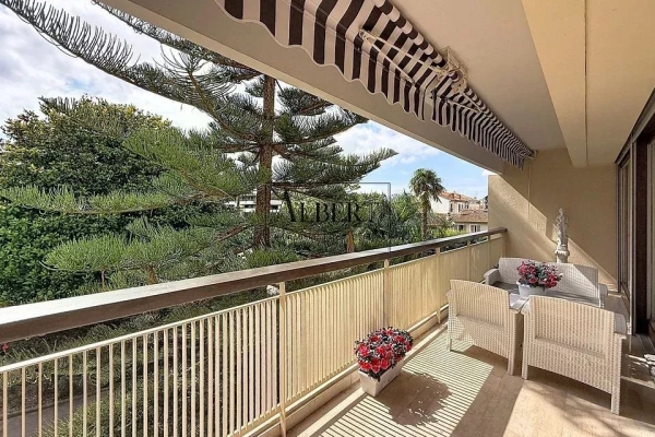 Luxury Apartment for sale in Cannes, 755 000 €, Photo 3